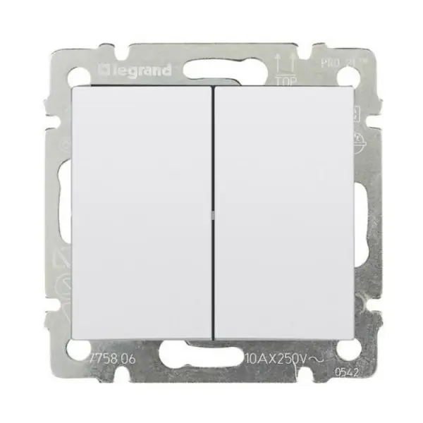 Azonnal elérhető Kapcsoló s 2xváltó fehér