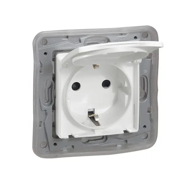 Biztonságos fizetés Dugalj s 2p+f fehér IP44